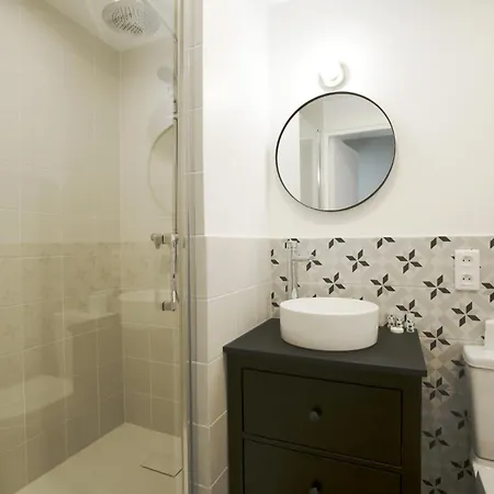 Chill-out On Private Patio In Vintage Masterpiece 巴黎