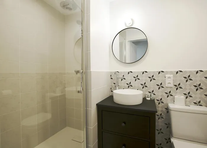 Chill-out On Private Patio In Vintage Masterpiece Paris